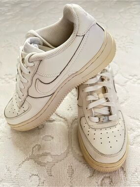 Nike Air Force 1 White Sneakers  - Women’s Sz 7 (5.5Y) Very Clean